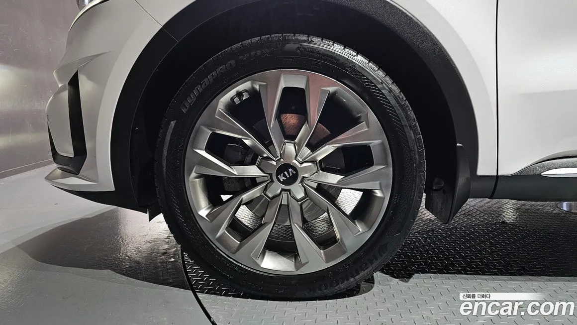 Kia Sorento — фото 3