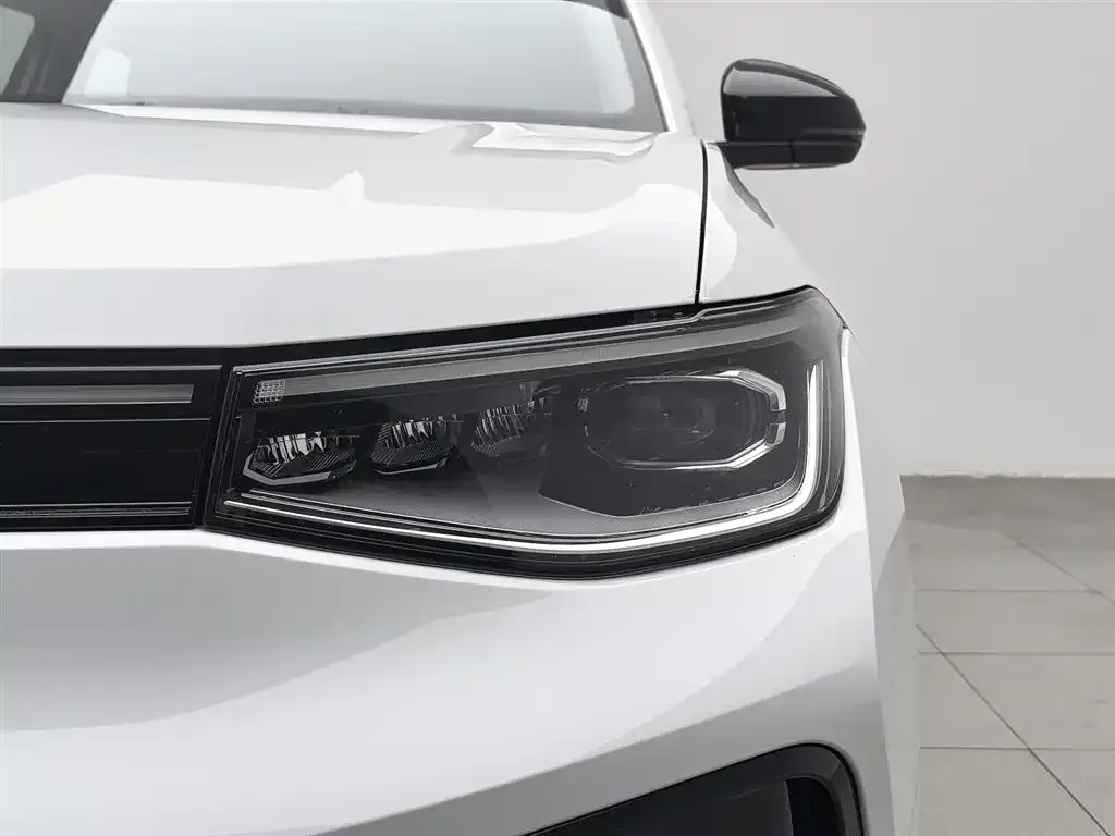 Volkswagen Tharu — фото 2