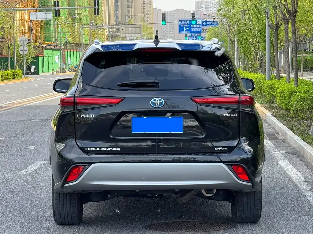 Toyota Highlander — фото 10