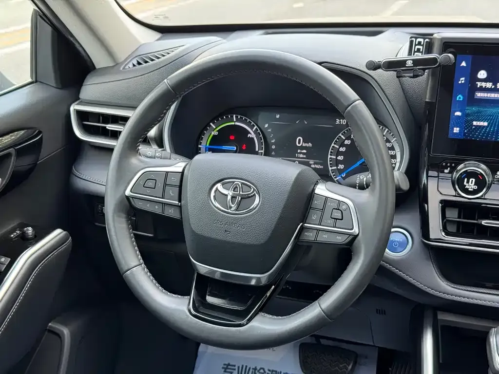 Toyota Highlander — фото 2