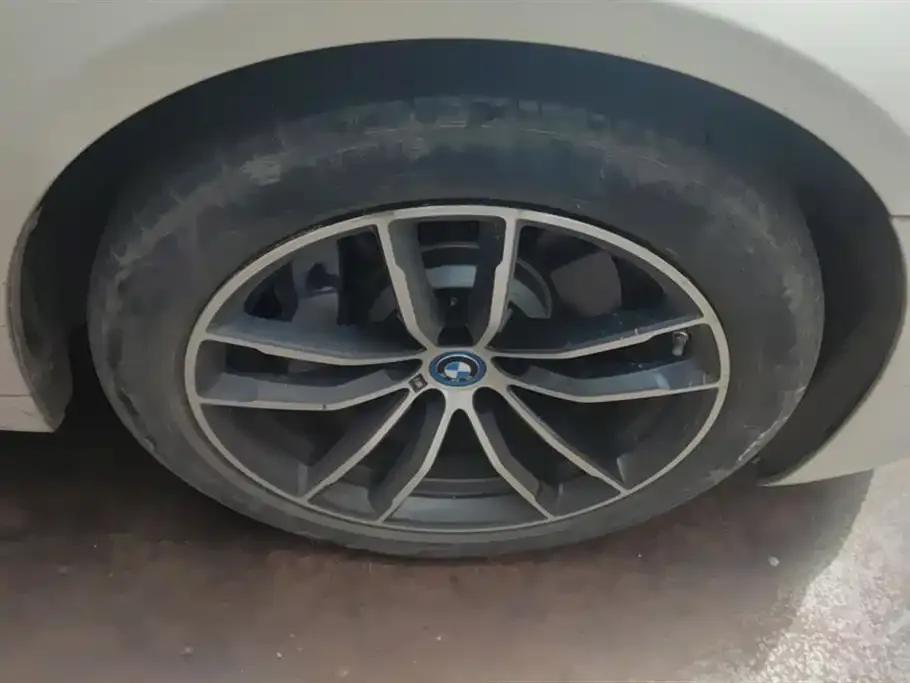 BMW 5 Series New Energy — фото 2