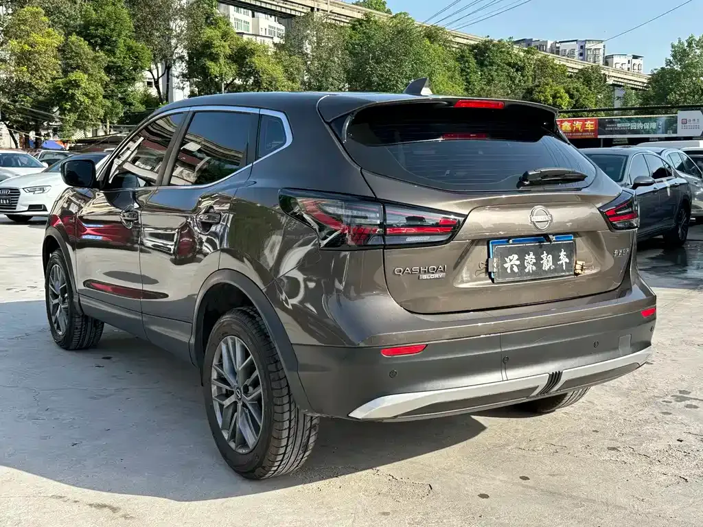 Nissan Qashqai — фото 5