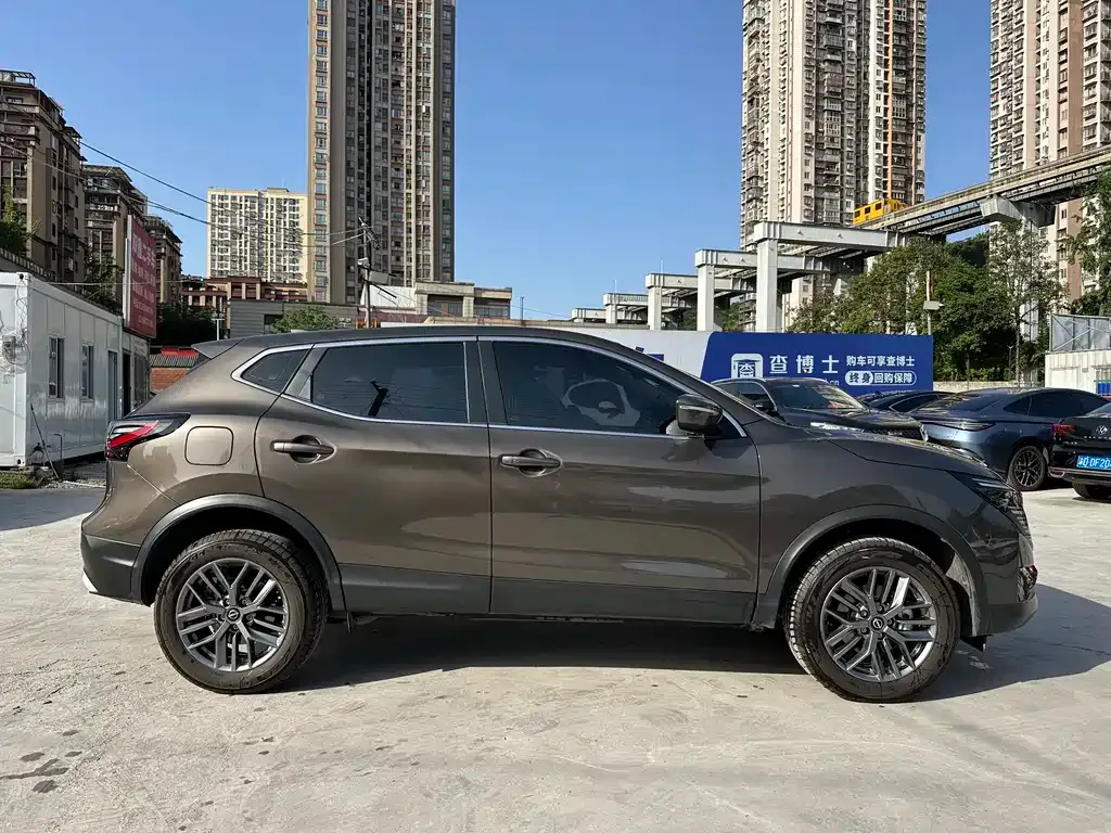 Nissan Qashqai — фото 6