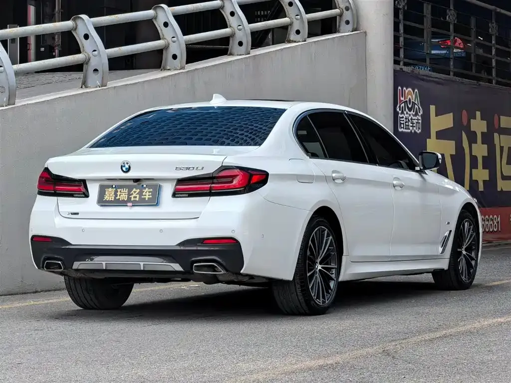 BMW 5 Series — фото 5