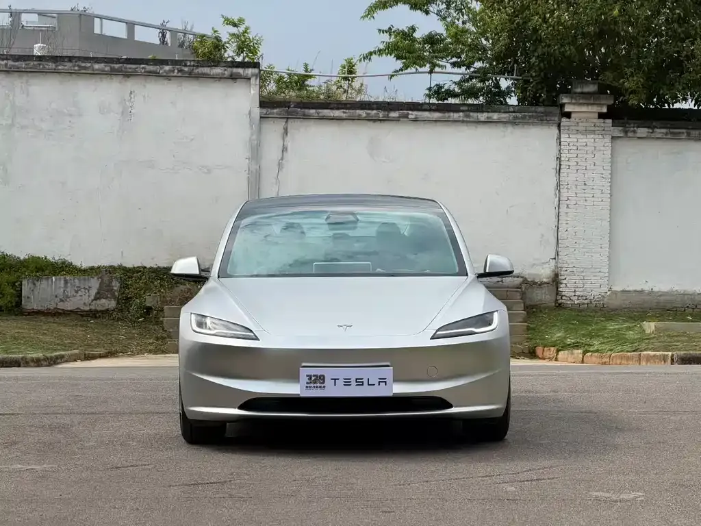 Tesla Model 3 — фото 5