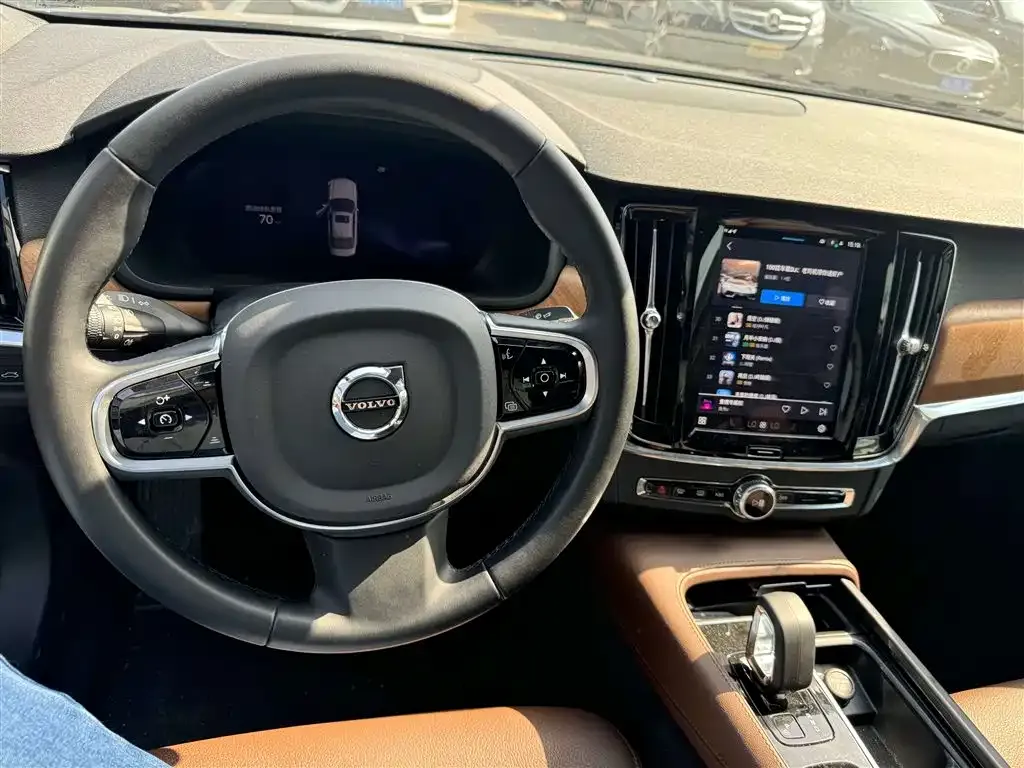 Volvo S90 2025 из CN, фото 6