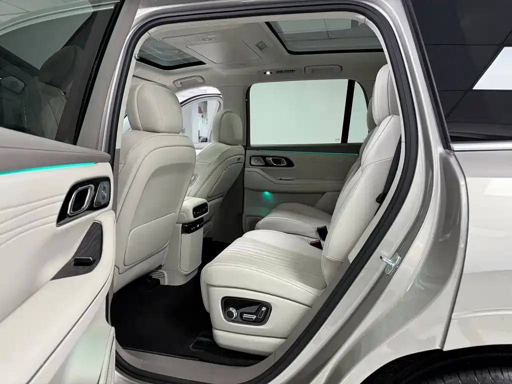 Geely Galaxy M9 — фото 8