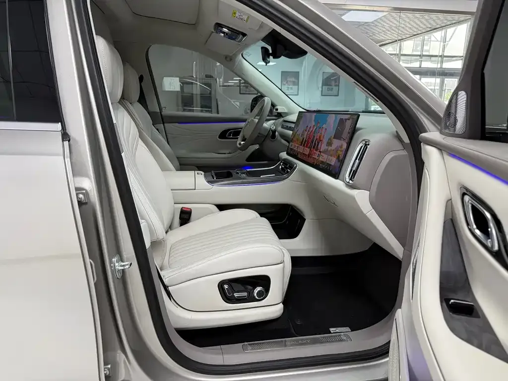 Geely Galaxy M9 — фото 9