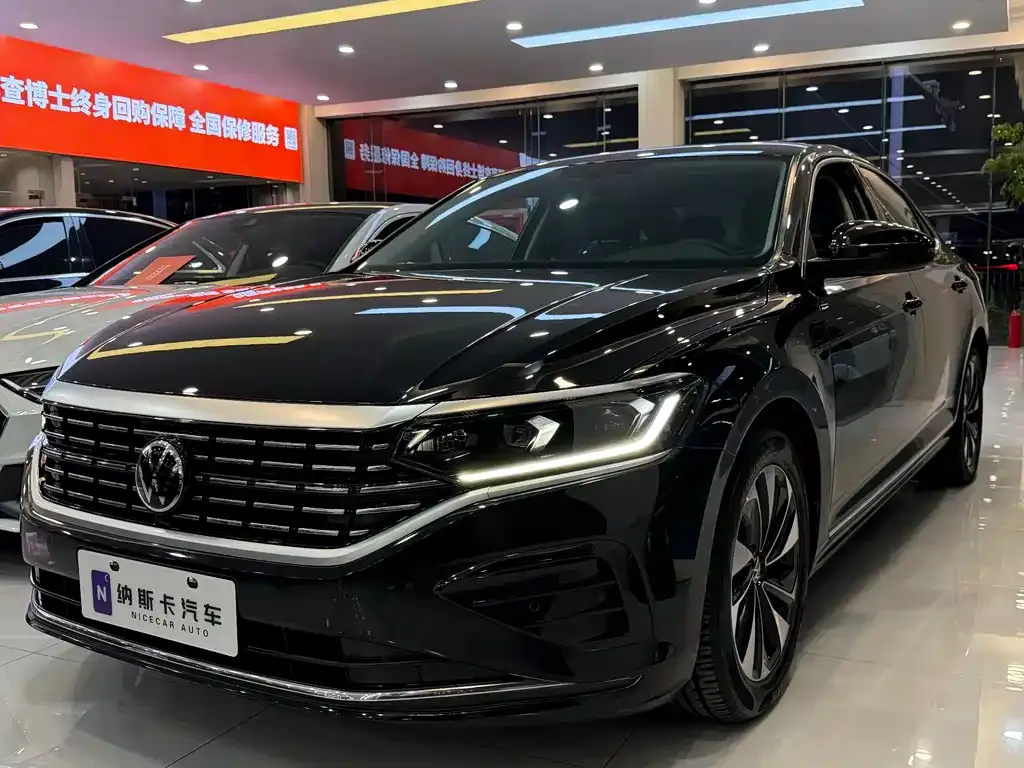 Volkswagen Passat — фото 1