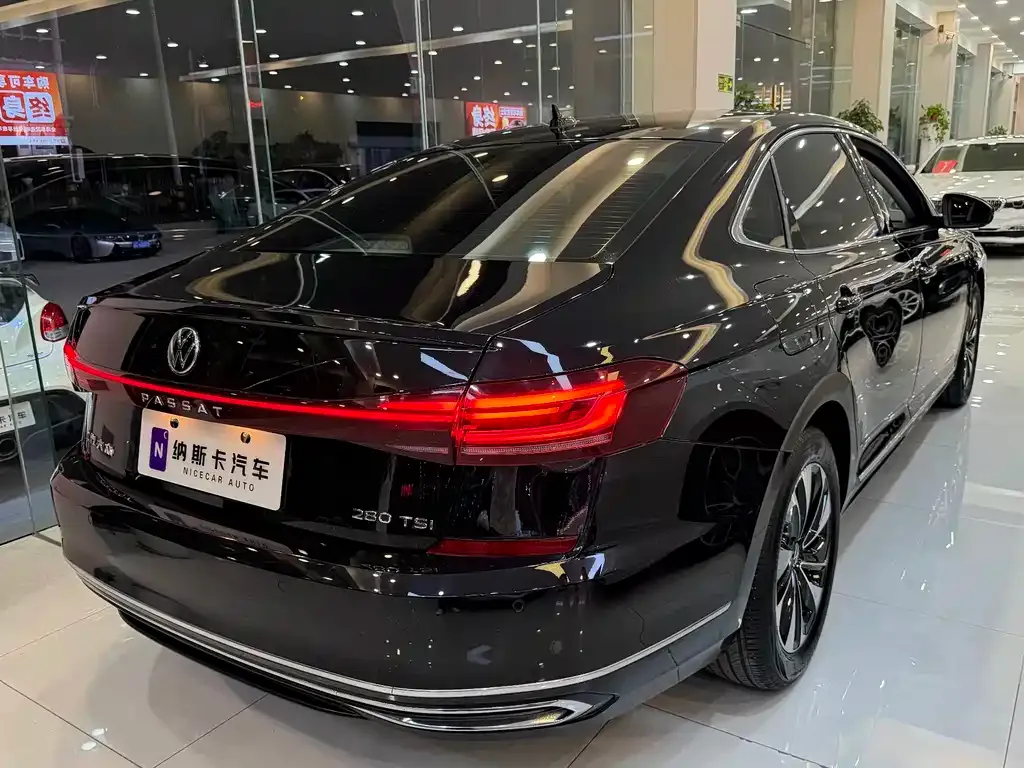 Volkswagen Passat — фото 4