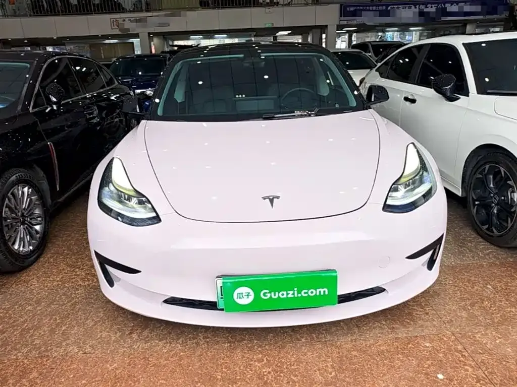 Tesla Model 3 — фото 10