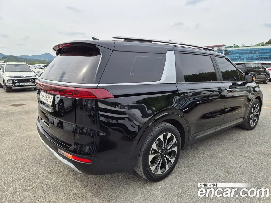 Kia Carnival — фото 4