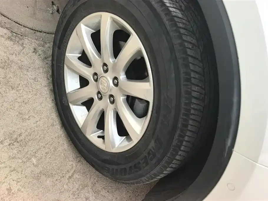Buick Envision Plus — фото 8