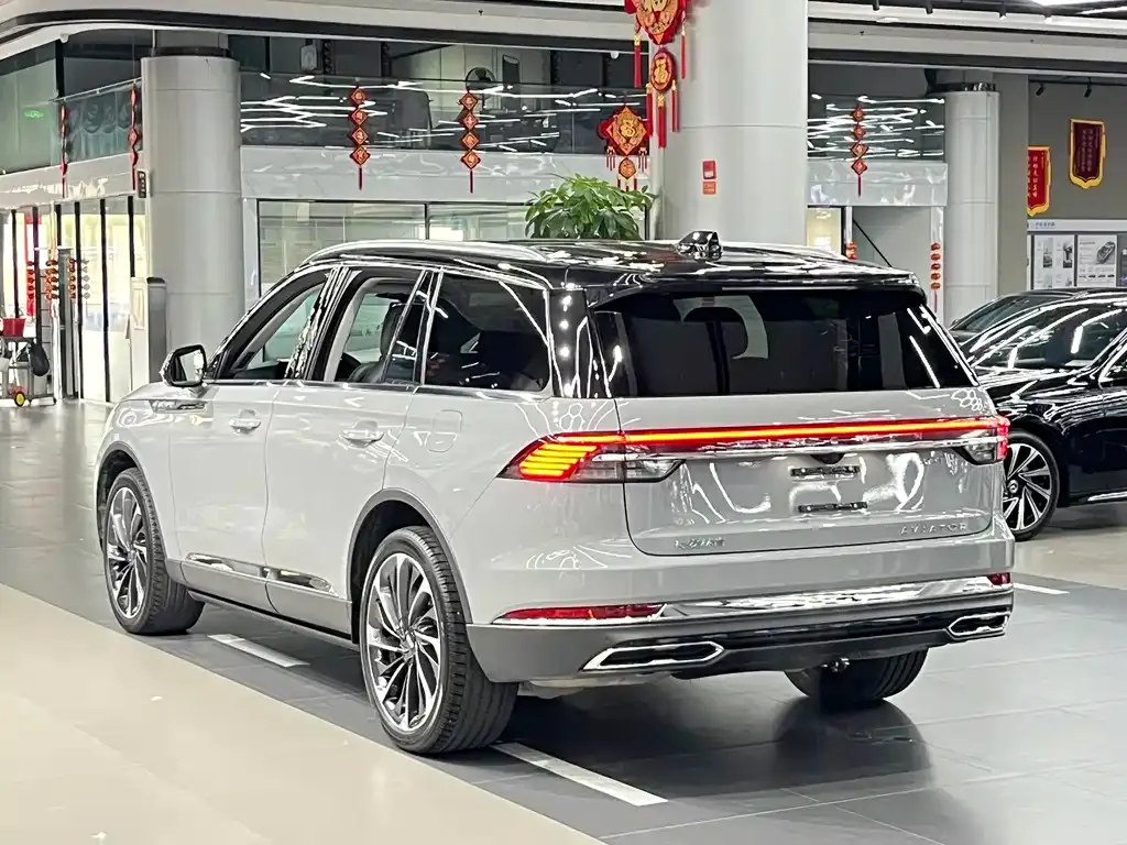 Lincoln Aviator — фото 9