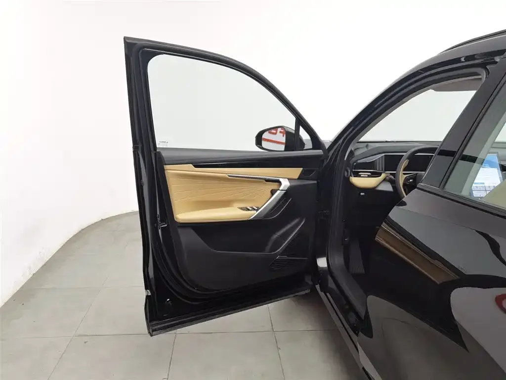 Geely Boyue L 2023 из CN, фото 2