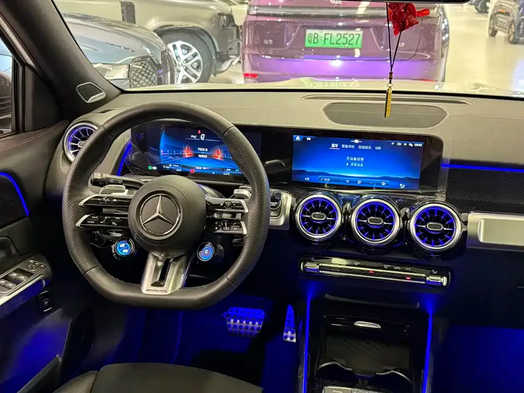 Mercedes-Benz GLB AMG — фото 7