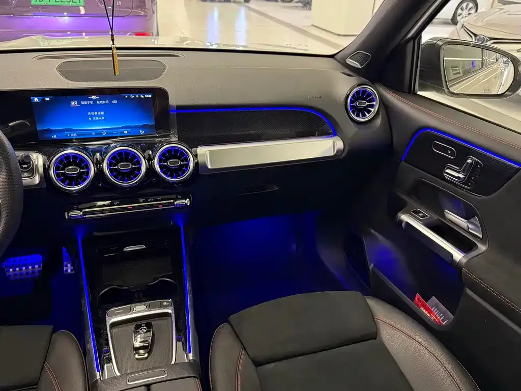 Mercedes-Benz GLB AMG — фото 5