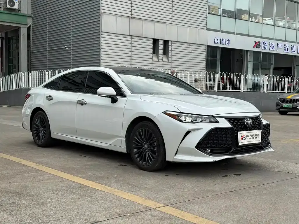 Toyota Avalon — фото 10