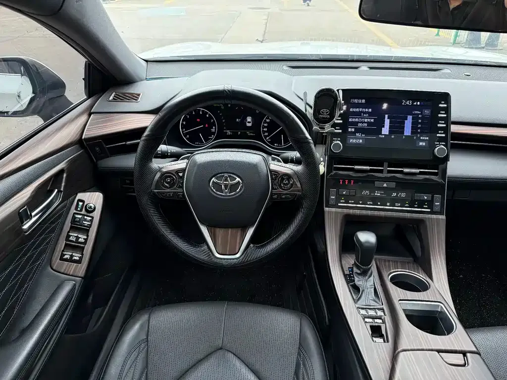 Toyota Avalon — фото 9