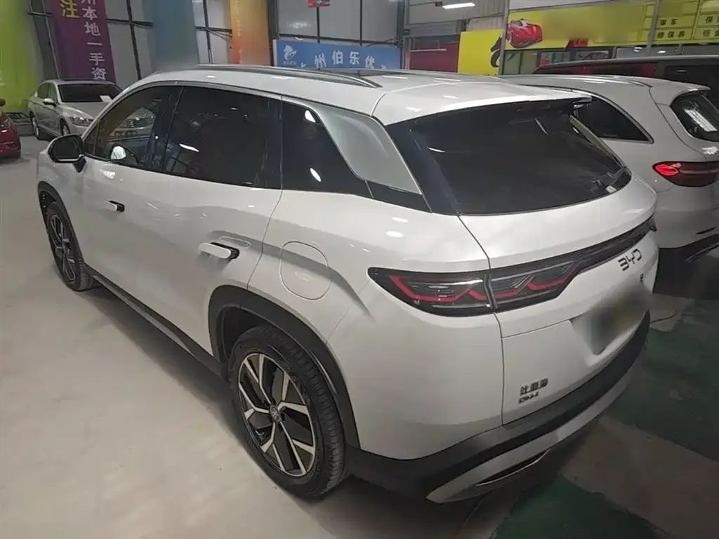 BYD L DM-i — фото 2