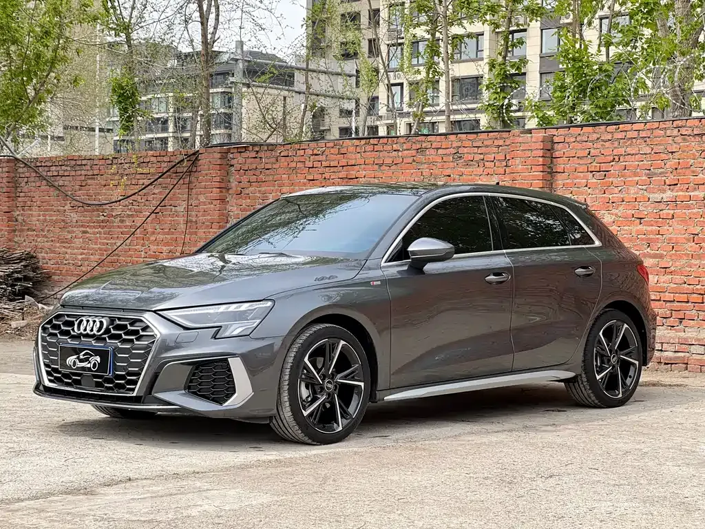 Audi A3 — фото 1