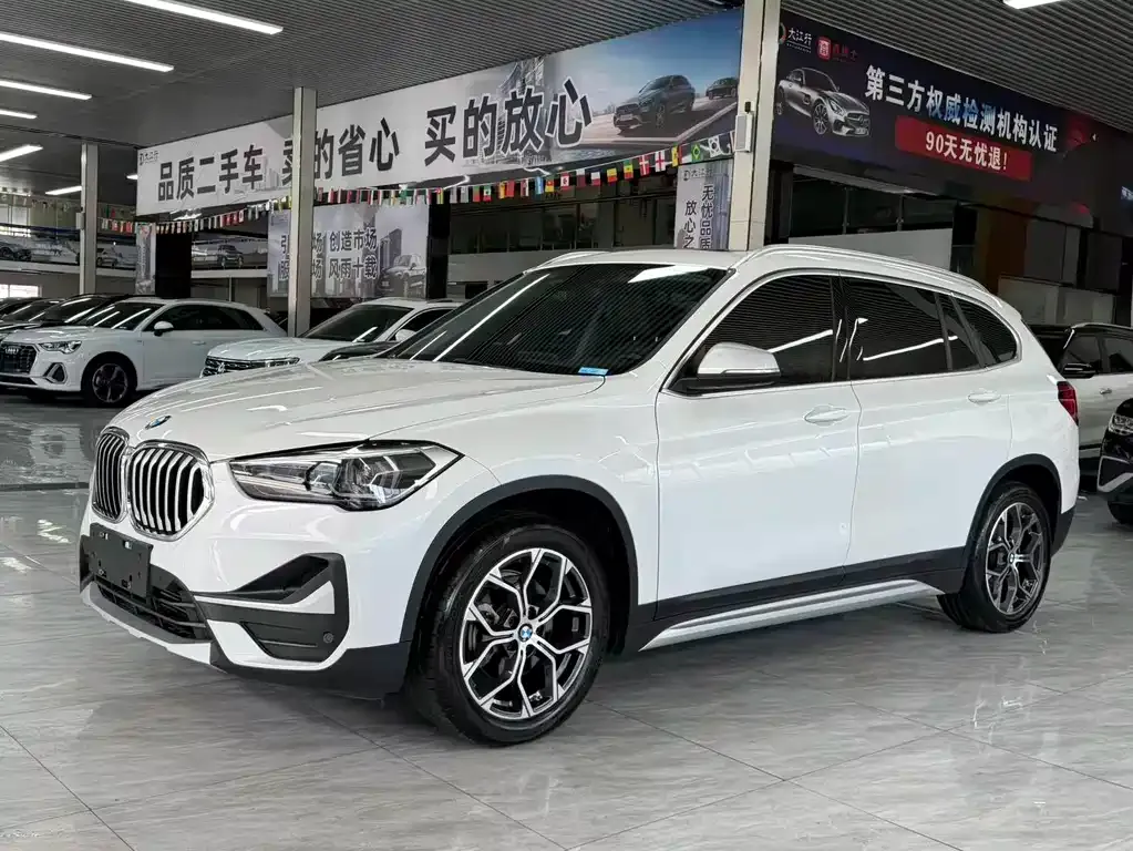 BMW X1 — фото 1