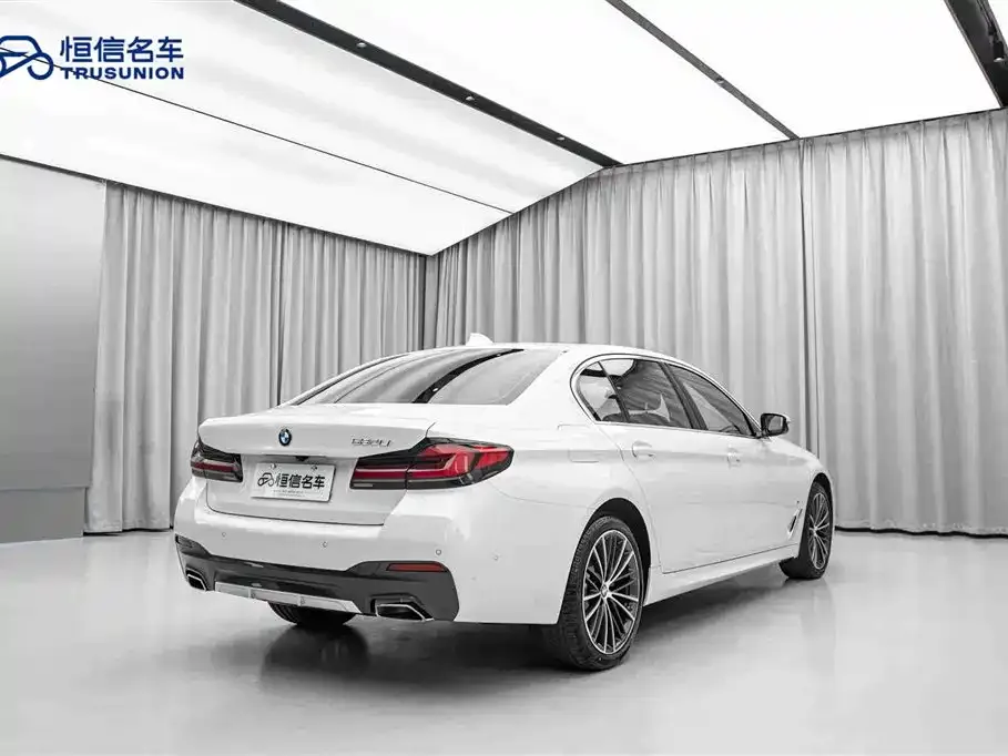 BMW 5 Series — фото 5