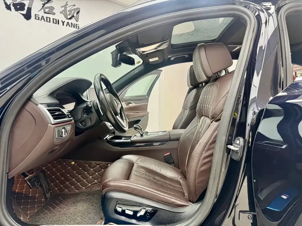 BMW 7 Series 2021 из CN, фото 3