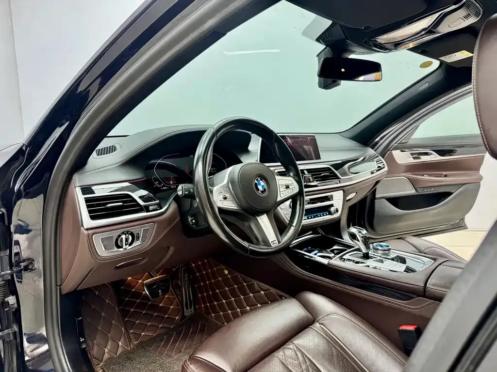 BMW 7 Series 2021 из CN, фото 6