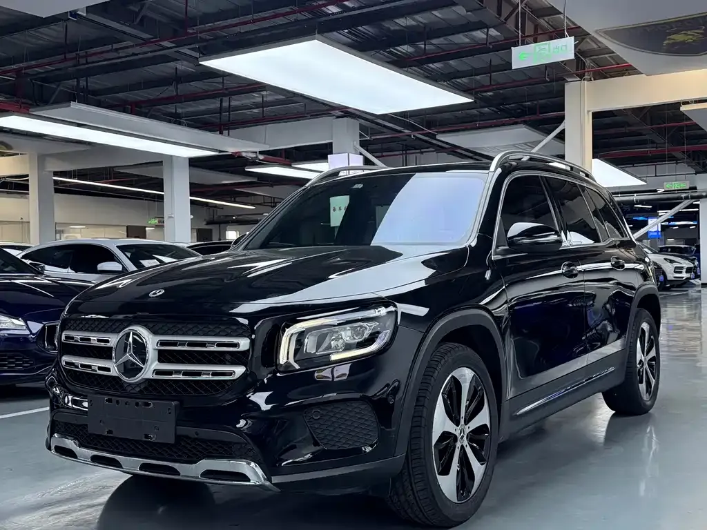 Mercedes-Benz GLB — фото 1