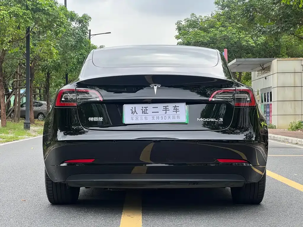 Tesla Model 3 — фото 7