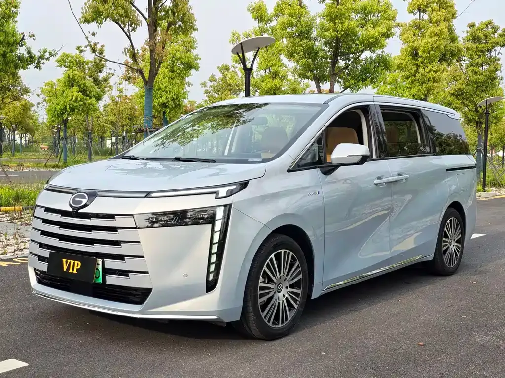 GAC Motor E8 Hybrid — фото 1
