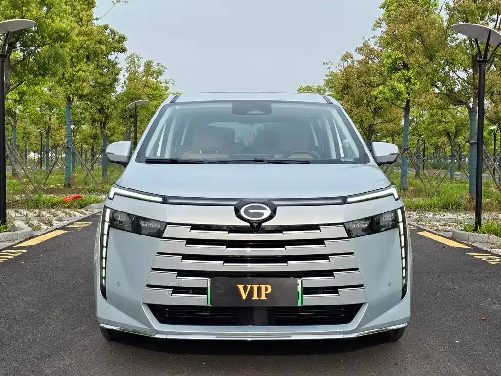 GAC Motor E8 Hybrid — фото 7