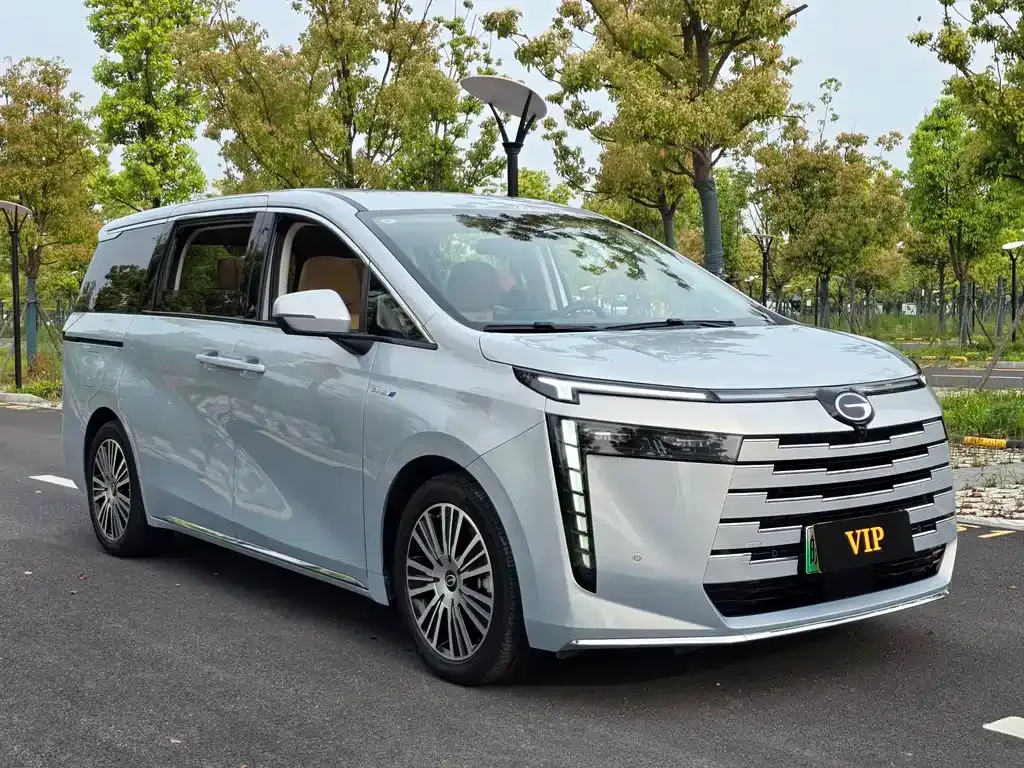 GAC Motor E8 Hybrid — фото 5
