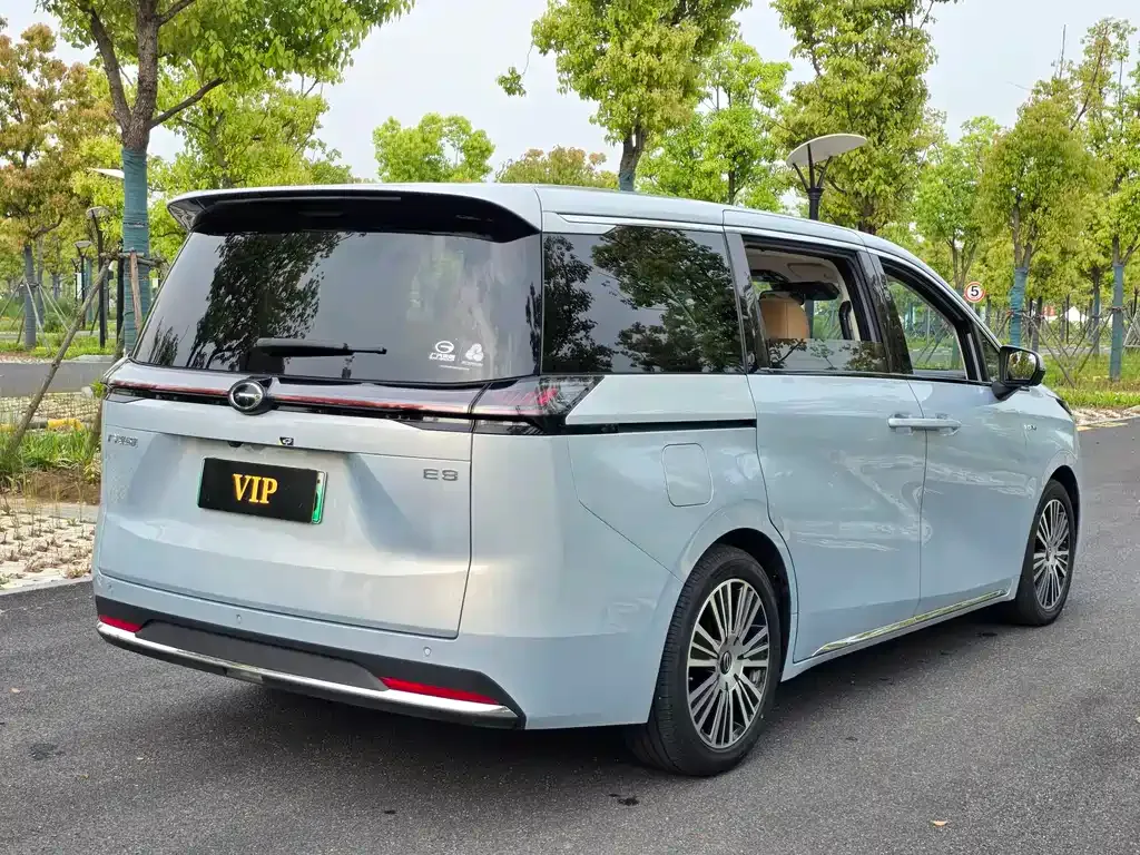 GAC Motor E8 Hybrid — фото 9