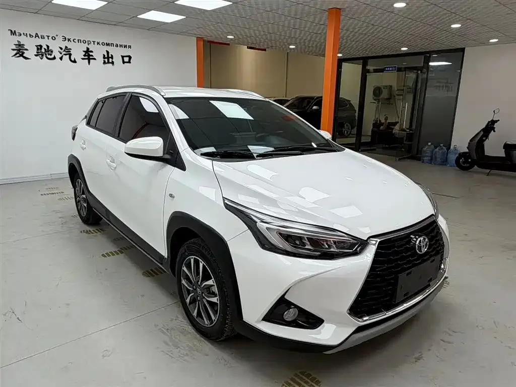Toyota Yaris L — фото 10
