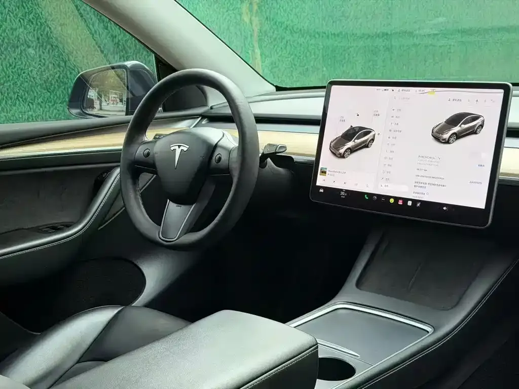 Tesla Model Y — фото 2