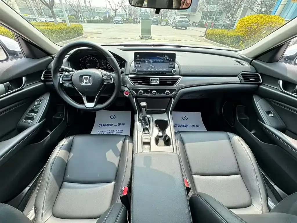 Honda Accord — фото 9