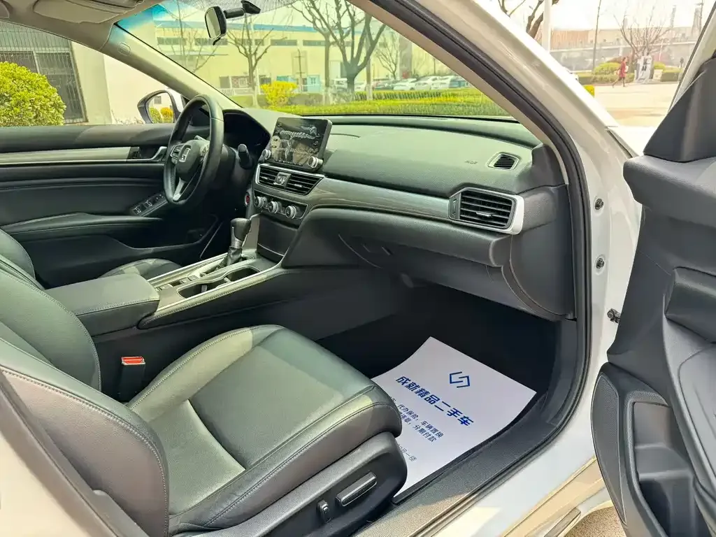 Honda Accord — фото 3