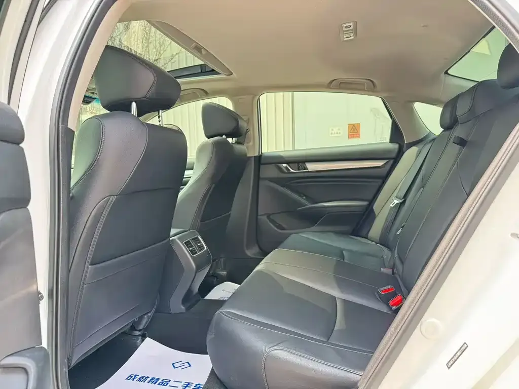 Honda Accord — фото 2