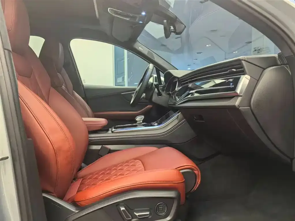 Audi SQ7 2024 из CN, фото 9
