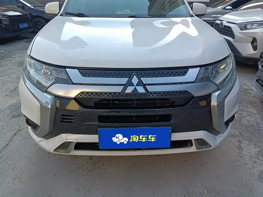 Mitsubishi Outlander 2022 из CN, фото 8