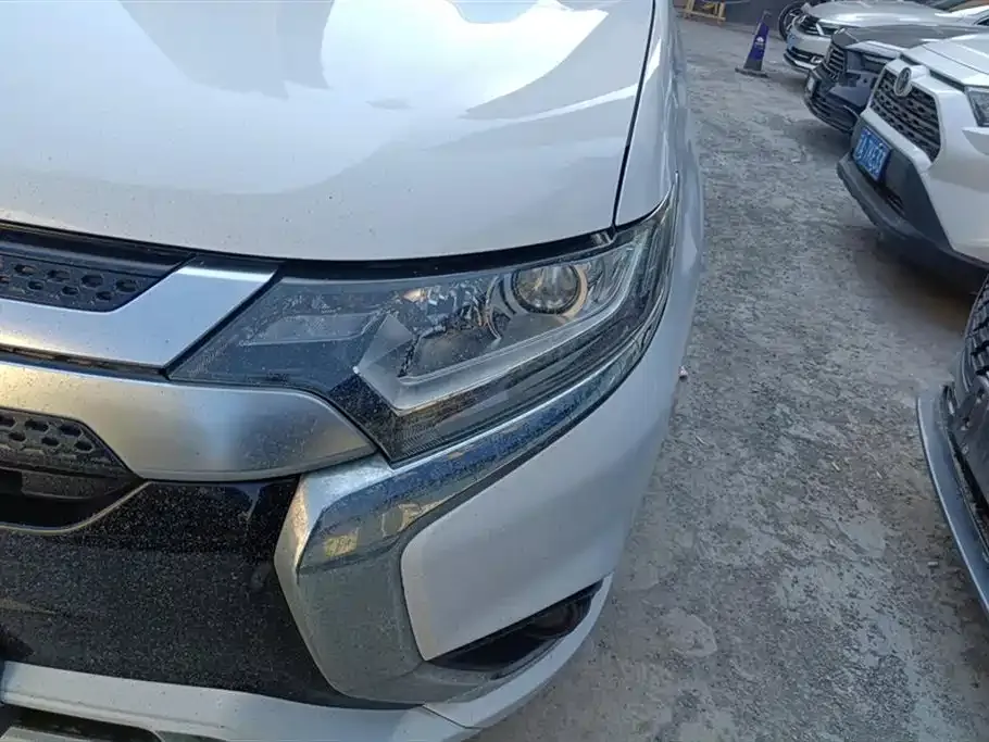 Mitsubishi Outlander 2022 из CN, фото 10