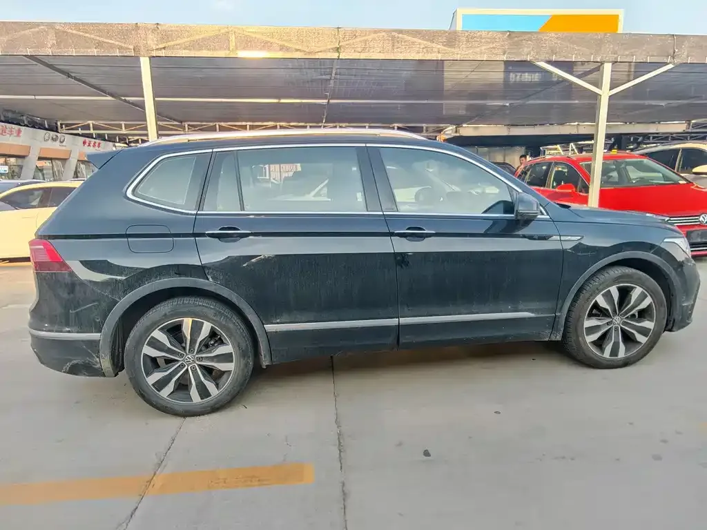 Volkswagen Tiguan L — фото 4