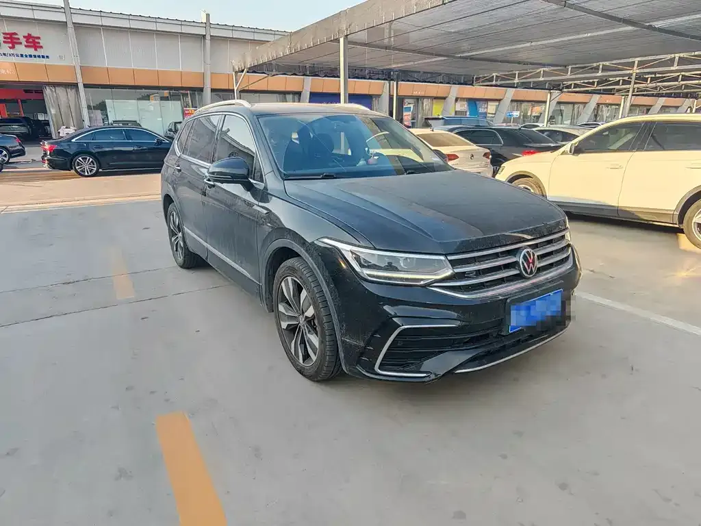 Volkswagen Tiguan L — фото 9
