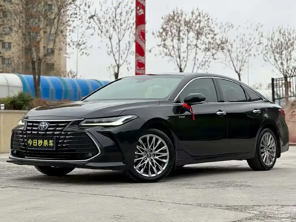 Toyota Avalon — фото 1