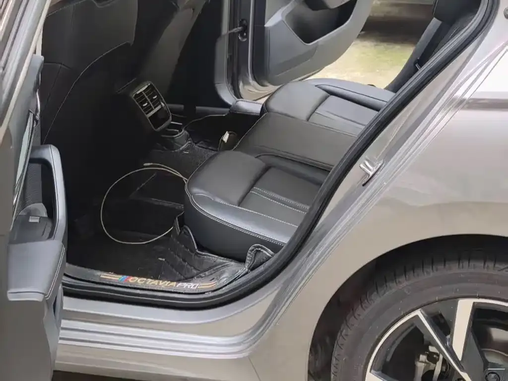 Skoda Octavia — фото 3