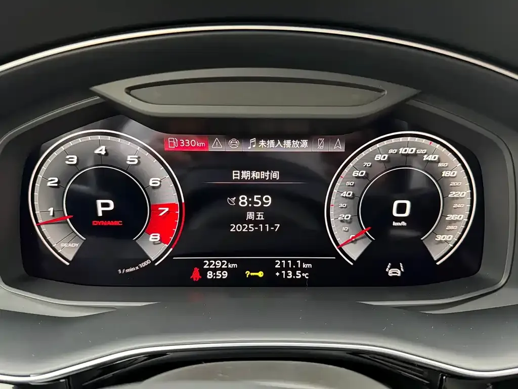 Audi SQ7 2024 из CN, фото 4