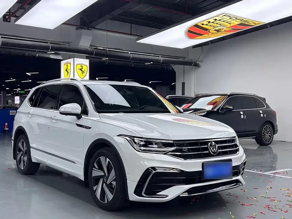Volkswagen Tiguan L — фото 6