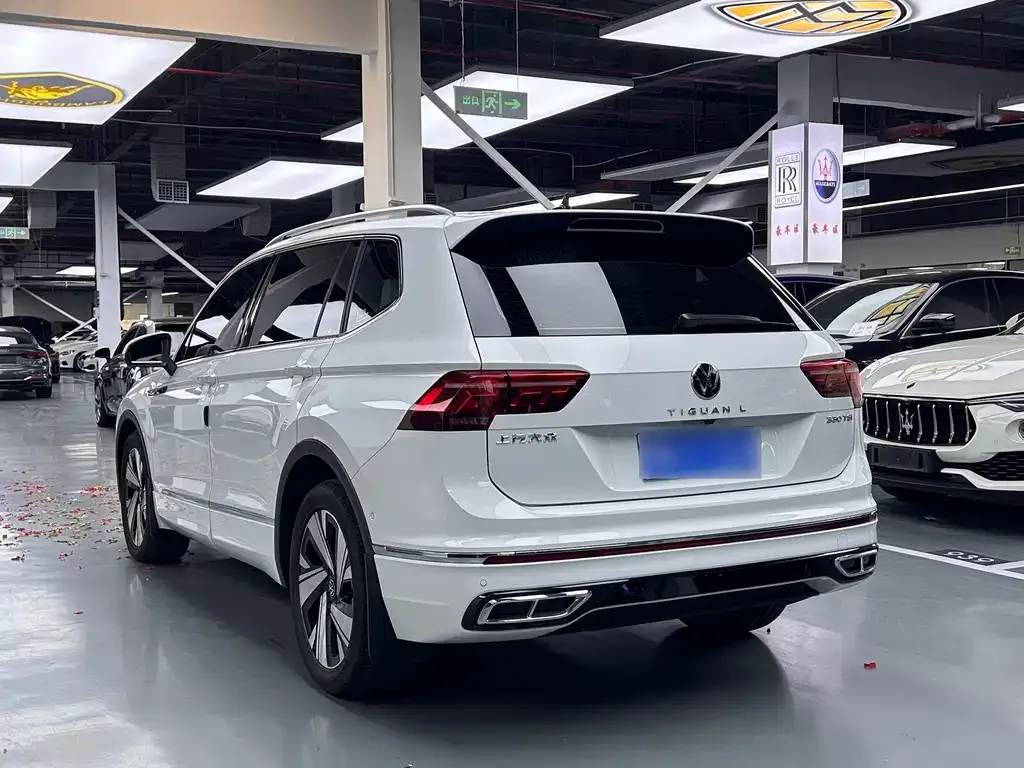 Volkswagen Tiguan L — фото 8